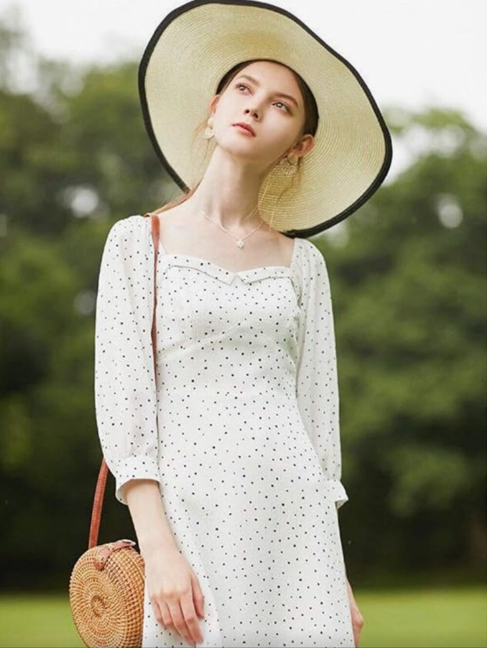 Round Rattan Straw Crossbody Bag in Natural Brown - Picture 2 of 6